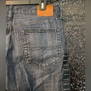 Lucky Brand 121 Heritage Slim